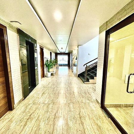 Gr Palace, In Front Of Sea-Beach With Breakfast, Swimming-Pool, Fully Air-Conditioned, Hotel With Parking Availability Purî Extérieur photo